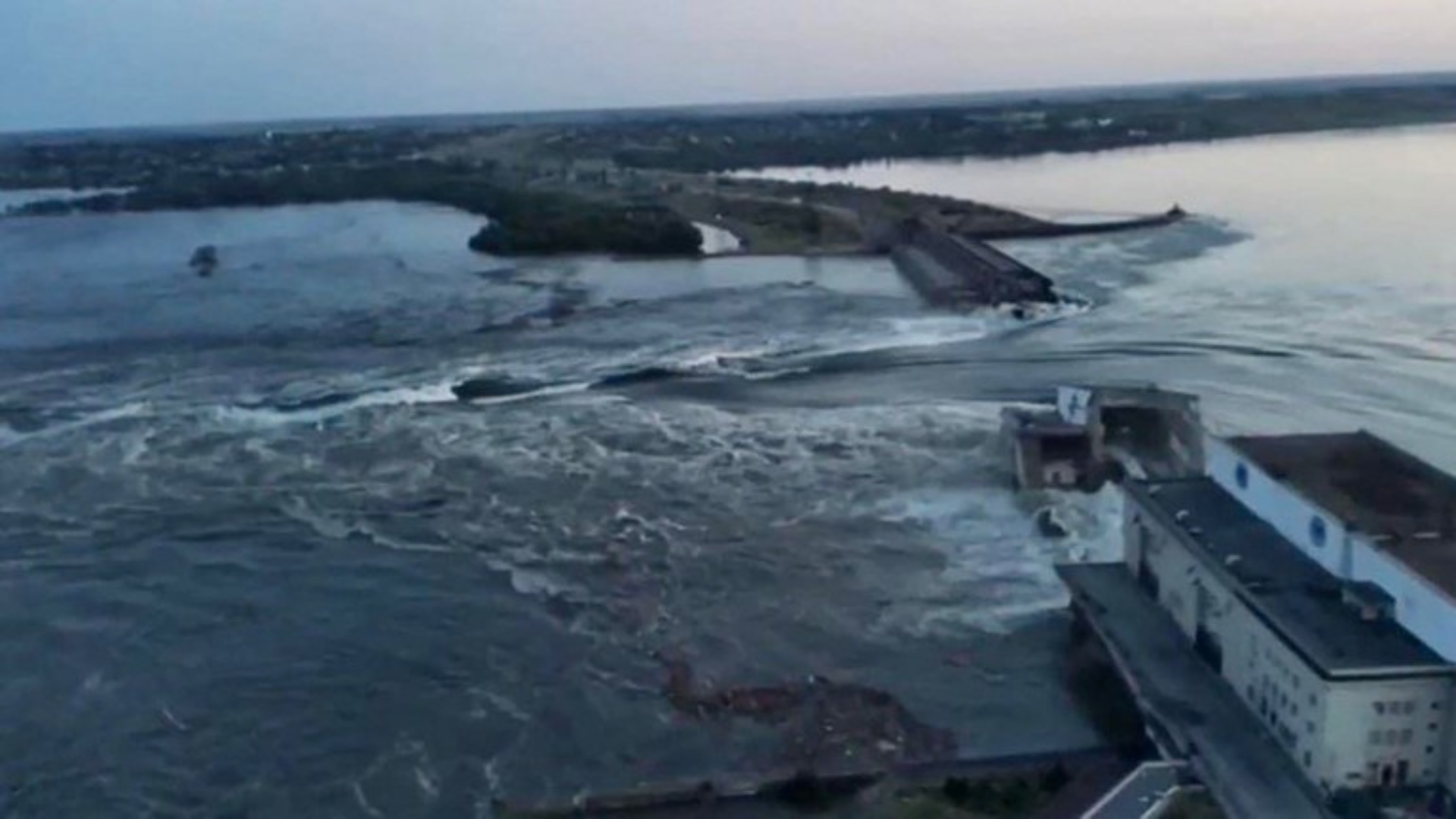 #Russian Terrorists Destroy Kakhovka hydroelectric power plant dam | Watch it here